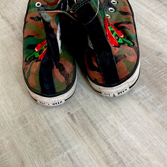 Converse shoes - Picture 5 of 6